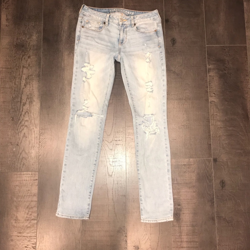 American Eagle Distressed jeans